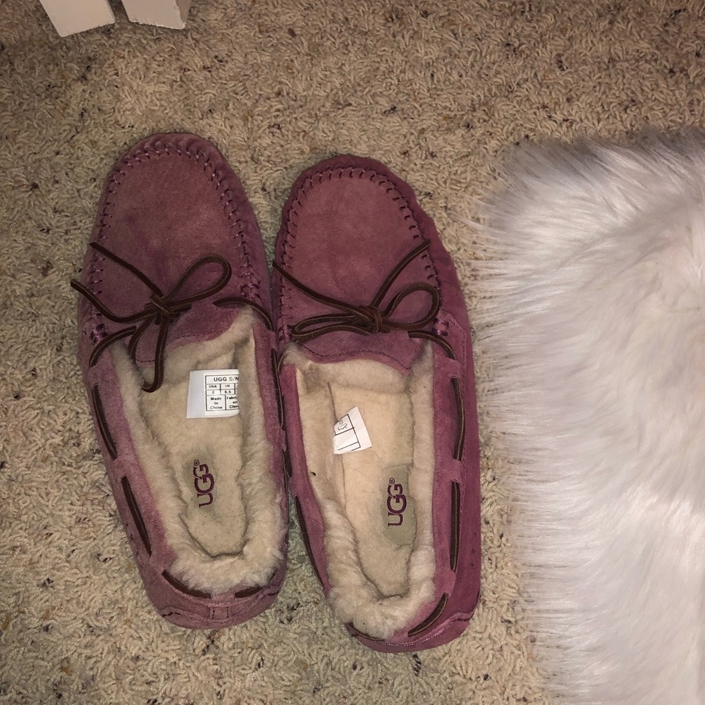 Pink women’s ugg slippers